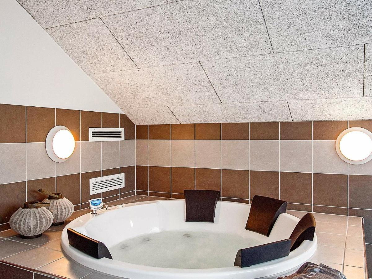 12 Person Holiday Home In Hasselberg Kappeln Kamer foto